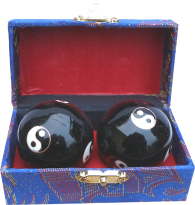 Black ying yang massage balls 4.5cm