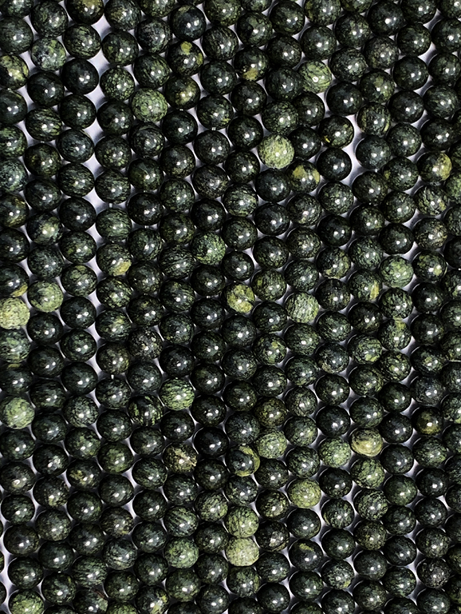 Serpentine Peru 6mm pearls on string