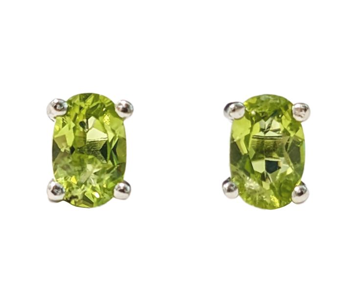 Solitaire Earrings in White Copper Faceted Peridot AA stud