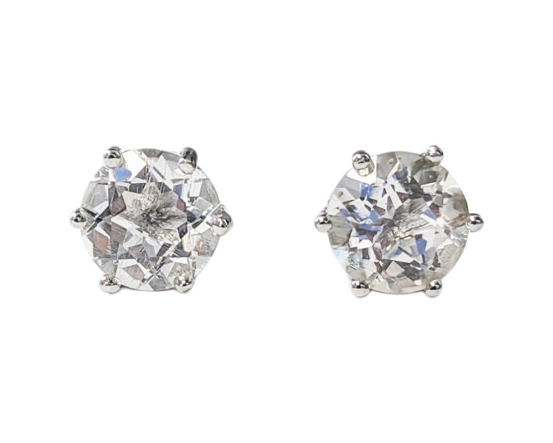 Solitaire Earrings in White Copper Rock Crystal AA stud