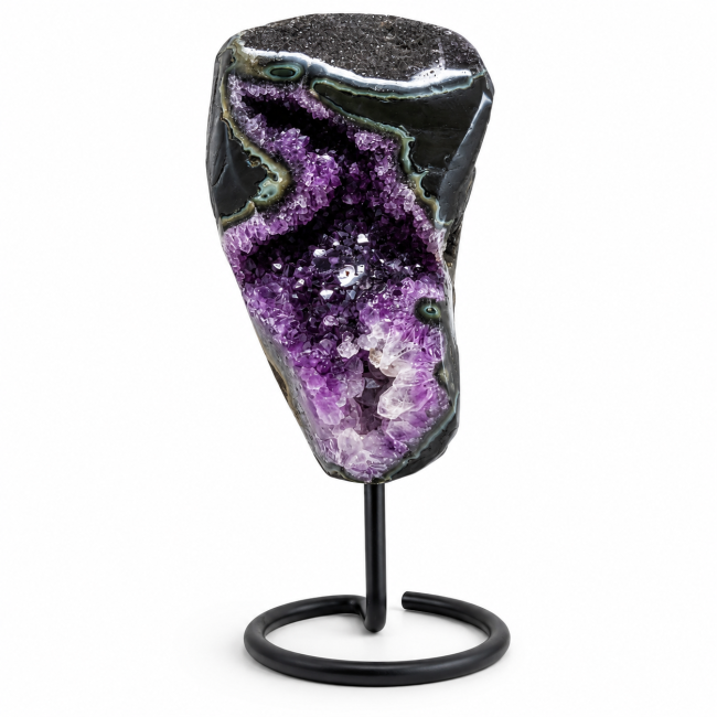 Brazilian amethyst geode A on a base, 5.5 kg