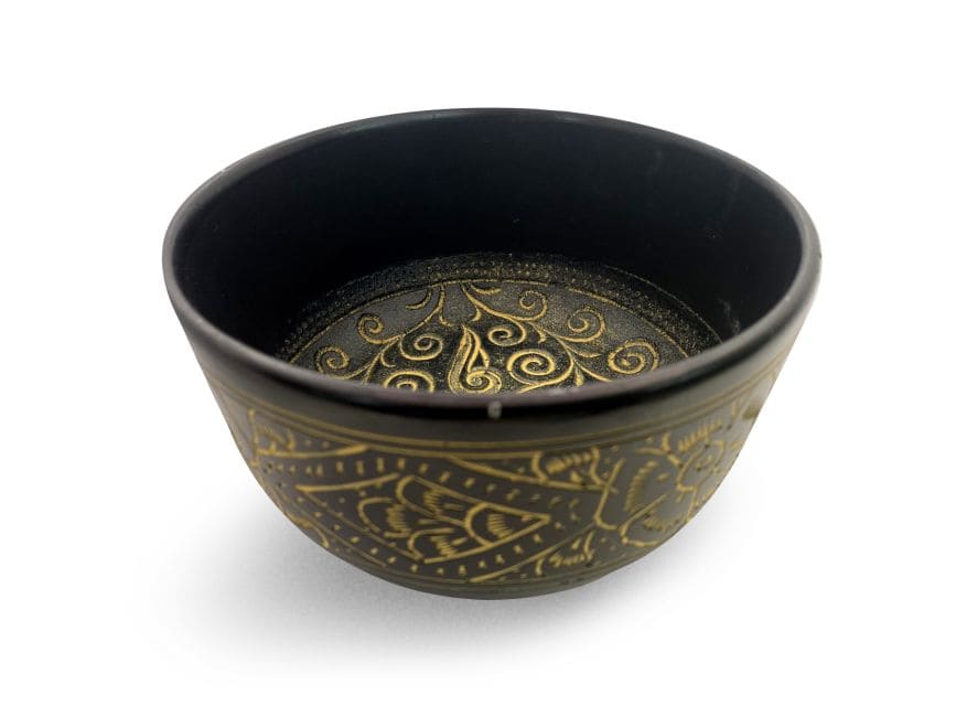 Tibetan singing bowl in aluminum with engravings - 15 cm