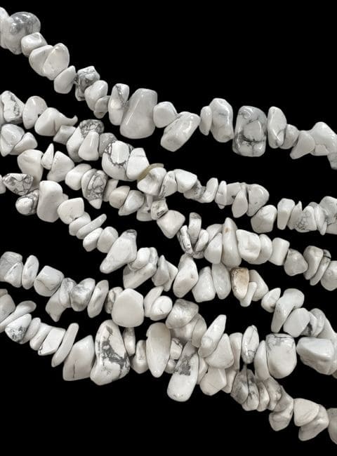 incense at Howlite A chips 3-8mm on 80cm thread|gb