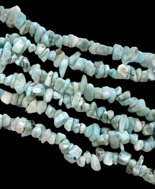 Larimar A chips 5-8mm on 80cm wire