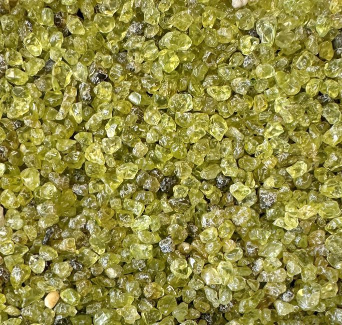 Peridote A+ Natural stone chips 1-4mm 500g