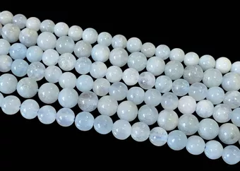 Round Beads on Strand Aquamarine A 5–6 mm