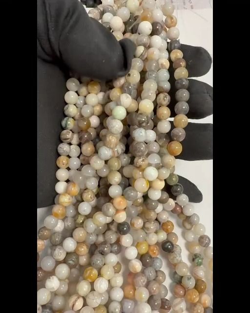 Agate Plume 6mm pearls on string