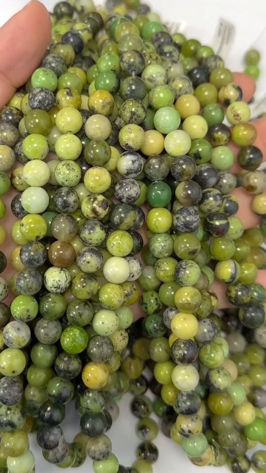 Lemon Chrysoprase A 8mm pearls on string