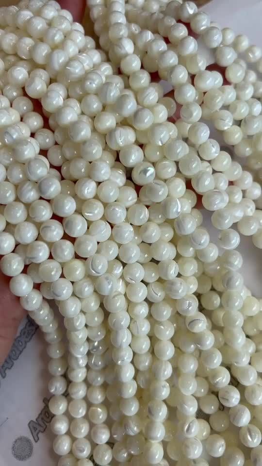 White mother-of-pearl A 8mm beads on a 40cm thread