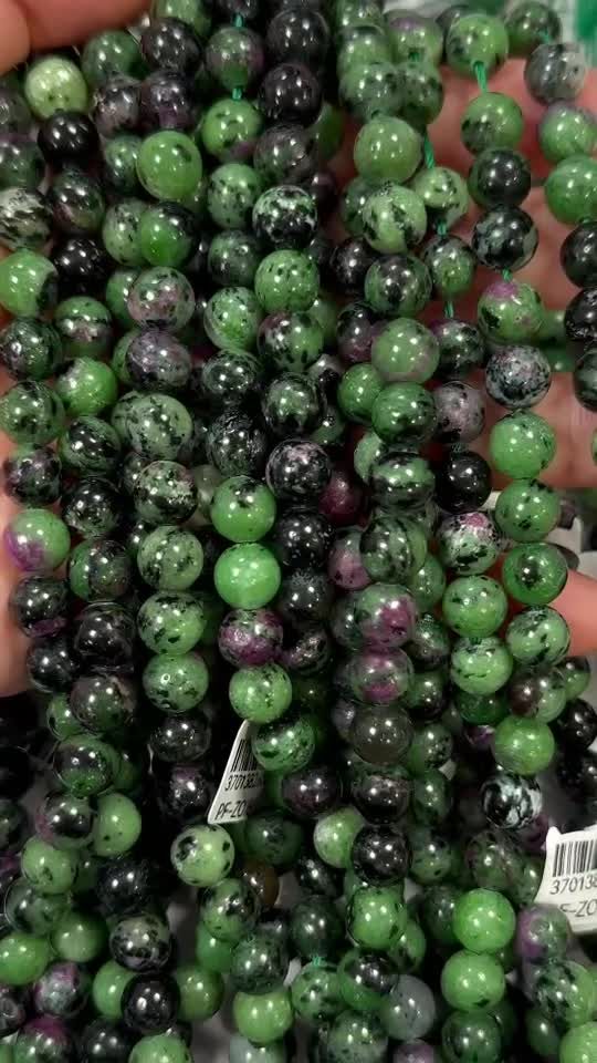 Rubis Zoisite A 8mm pearls on string