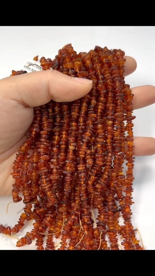 Amber chips 3-8mm on 35cm thread