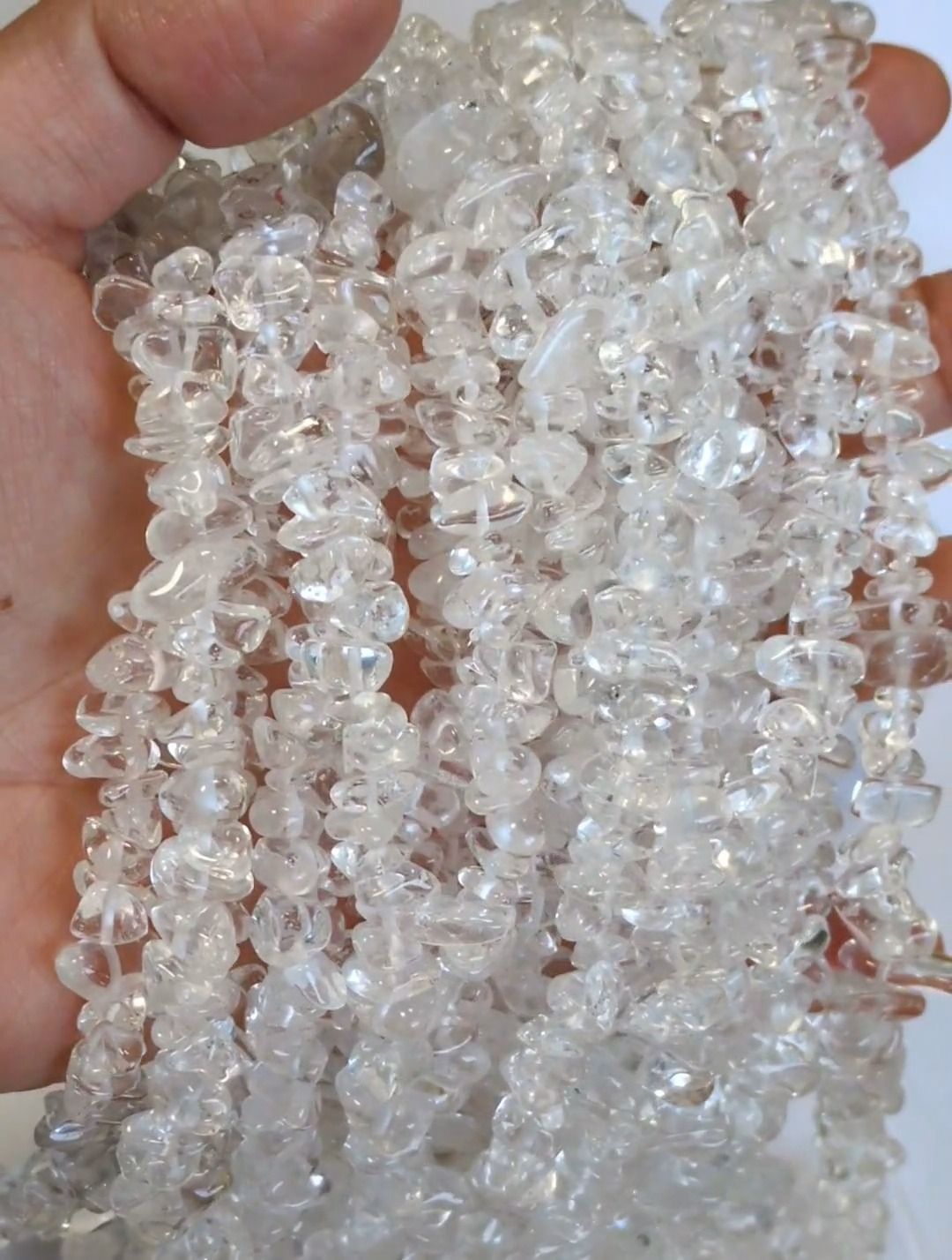 Rock crystal chips A 6-12mm on 80cm wire