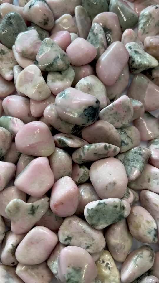 Thulite B tumbled stone 250g